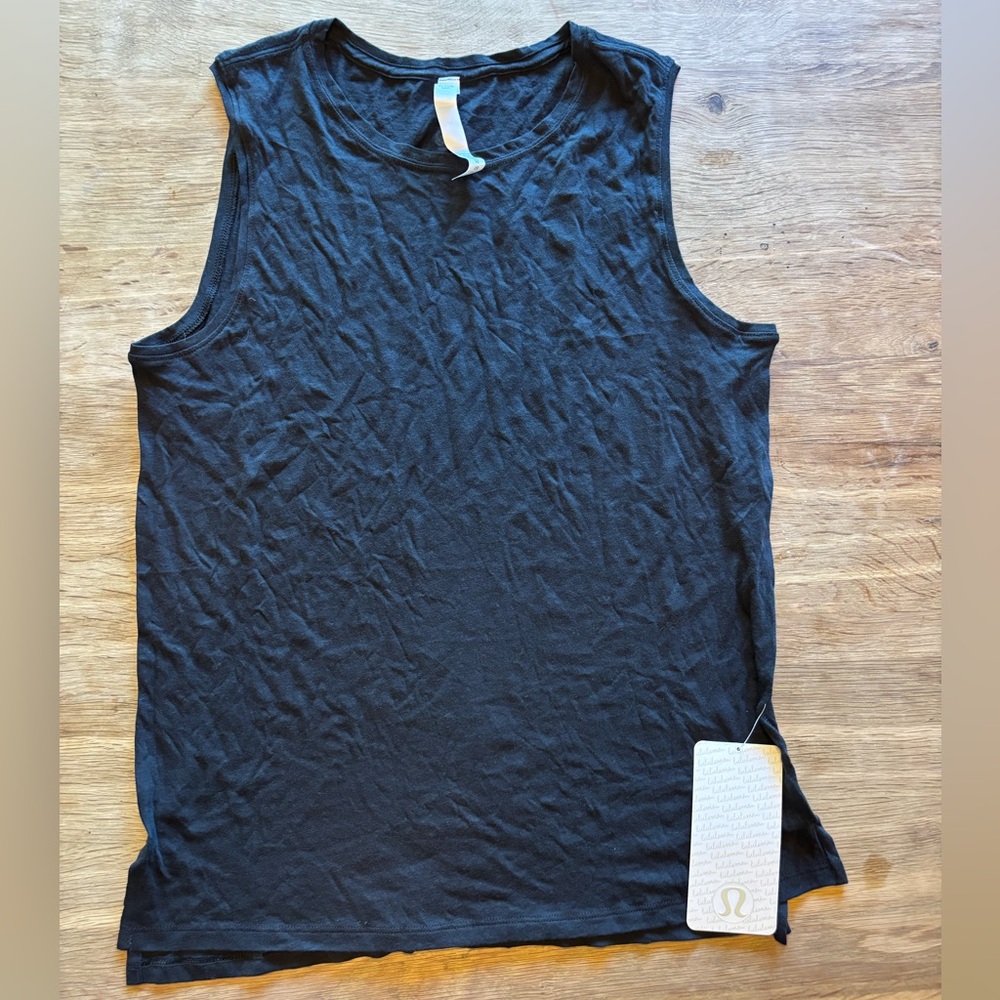 Lululemon Black Love Sleeveless Tank size 8– NWT